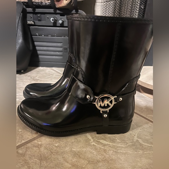 Michael Kors Fulton Harness Rain Boots sz 6 - Picture 1 of 4